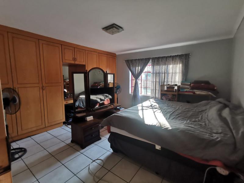 To Let 4 Bedroom Property for Rent in Strubenvale Gauteng