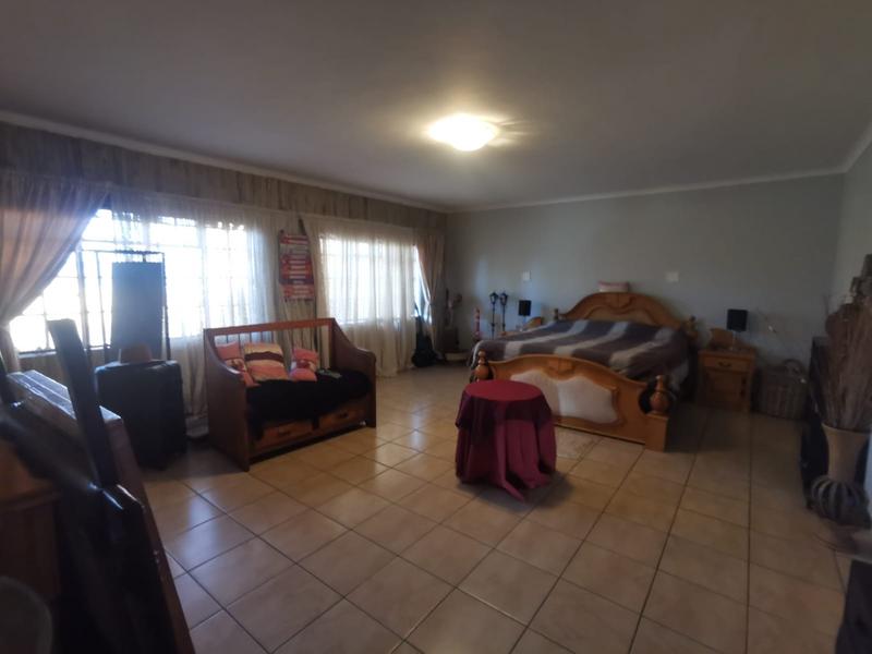 To Let 4 Bedroom Property for Rent in Strubenvale Gauteng
