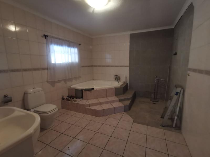 To Let 4 Bedroom Property for Rent in Strubenvale Gauteng