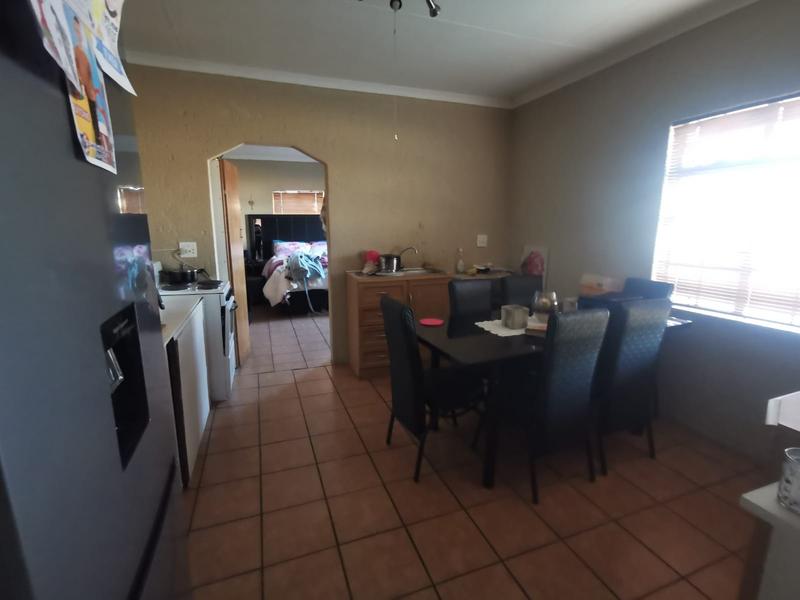 To Let 4 Bedroom Property for Rent in Strubenvale Gauteng