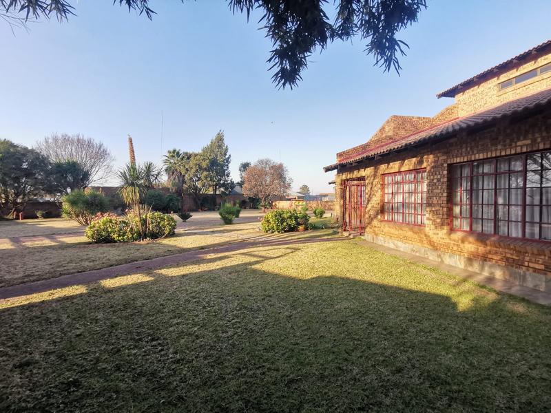 To Let 4 Bedroom Property for Rent in Strubenvale Gauteng