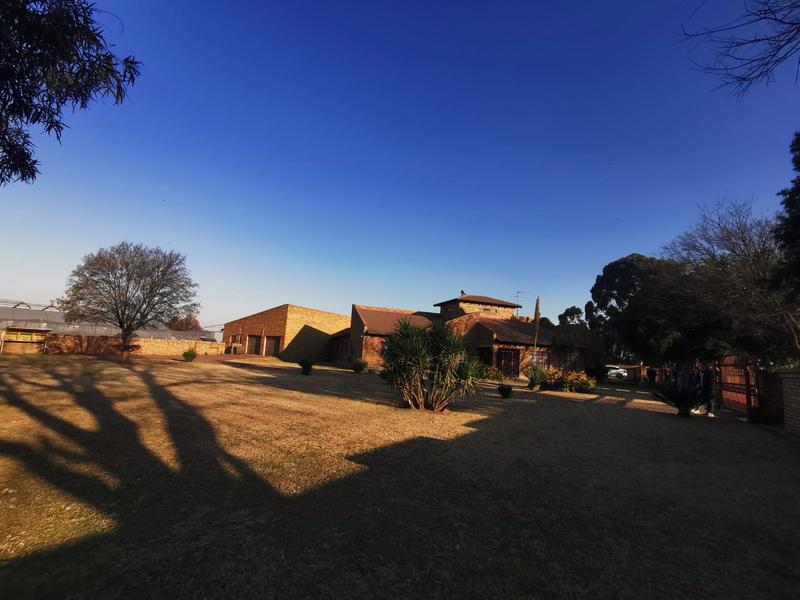 To Let 4 Bedroom Property for Rent in Strubenvale Gauteng