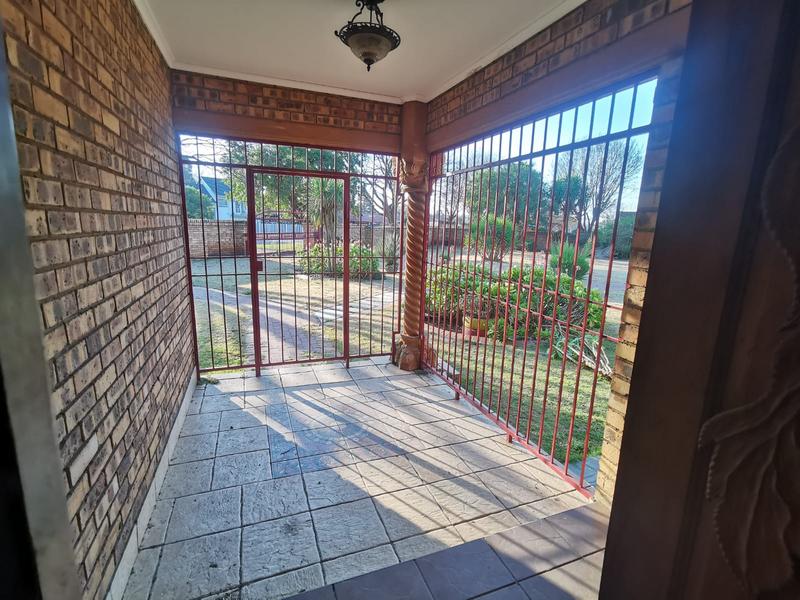 To Let 4 Bedroom Property for Rent in Strubenvale Gauteng