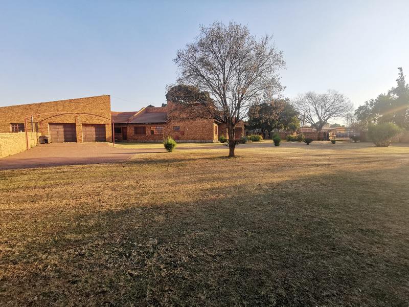 To Let 4 Bedroom Property for Rent in Strubenvale Gauteng