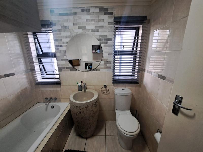 3 Bedroom Property for Sale in Heuweloord Gauteng