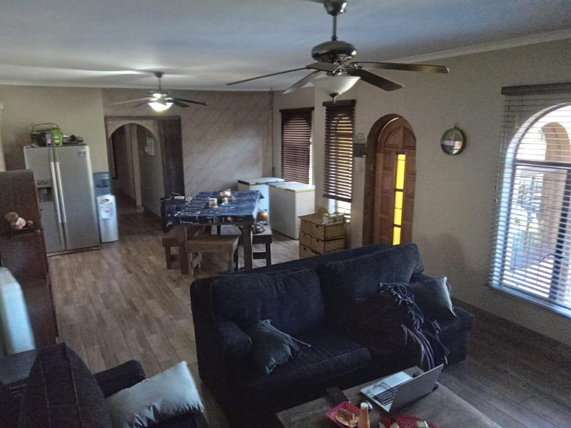 5 Bedroom Property for Sale in Rooihuiskraal Gauteng