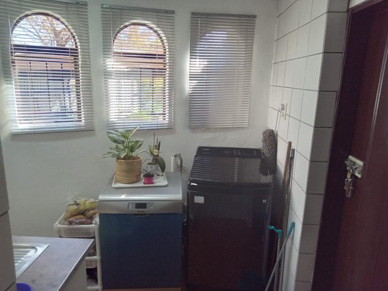 5 Bedroom Property for Sale in Rooihuiskraal Gauteng