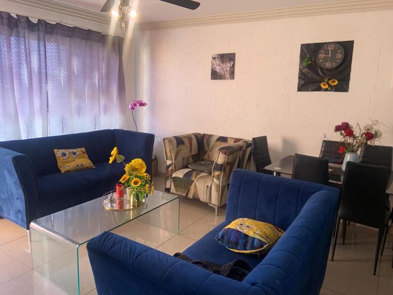 2 Bedroom Property for Sale in The Reeds Gauteng