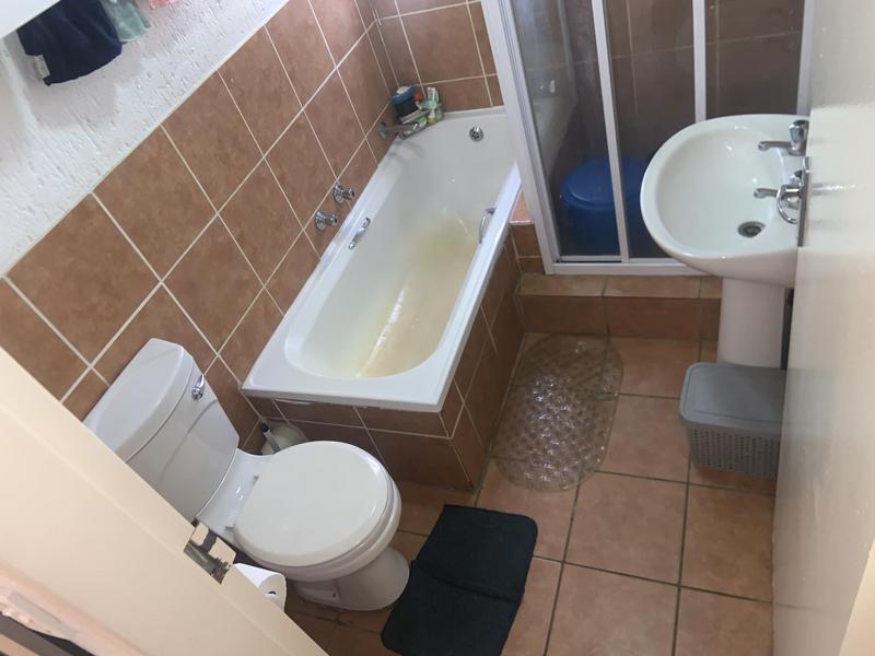 2 Bedroom Property for Sale in The Reeds Gauteng