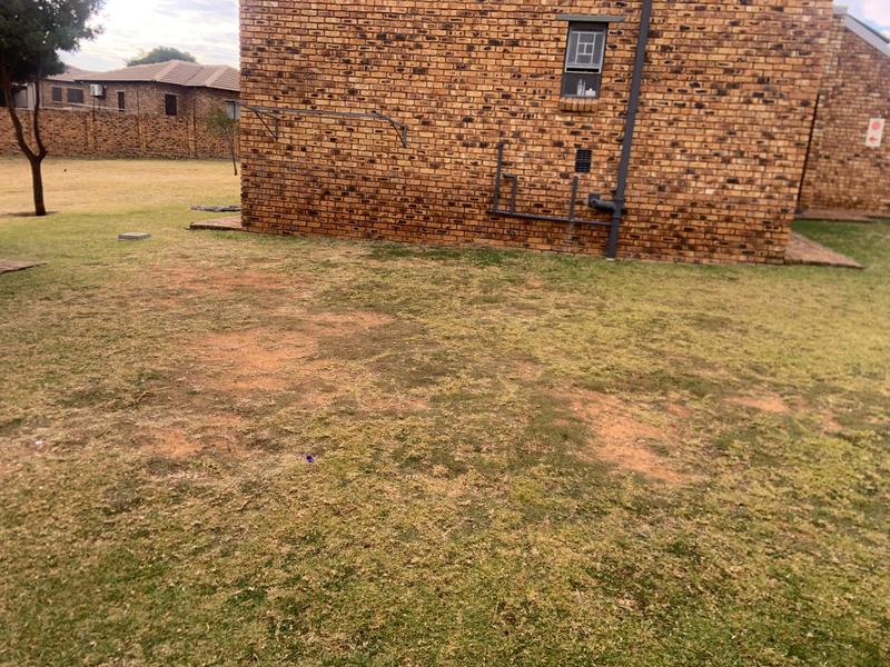 2 Bedroom Property for Sale in The Reeds Gauteng