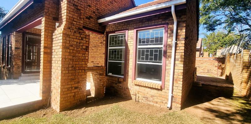2 Bedroom Property for Sale in Amberfield Gauteng