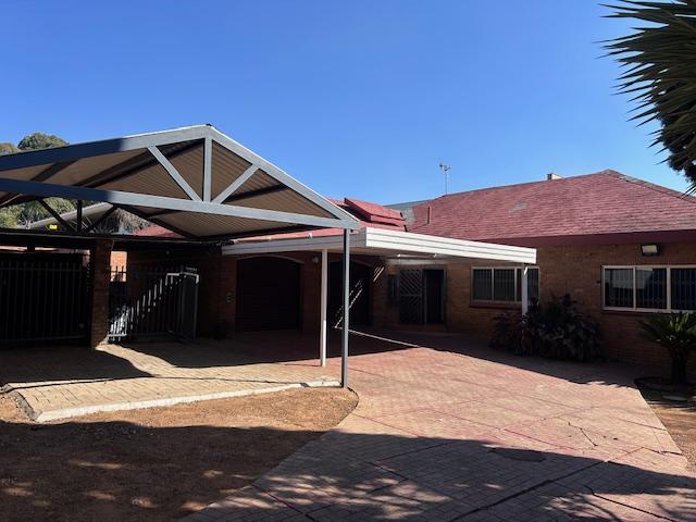 4 Bedroom Property for Sale in Muckleneuk Gauteng