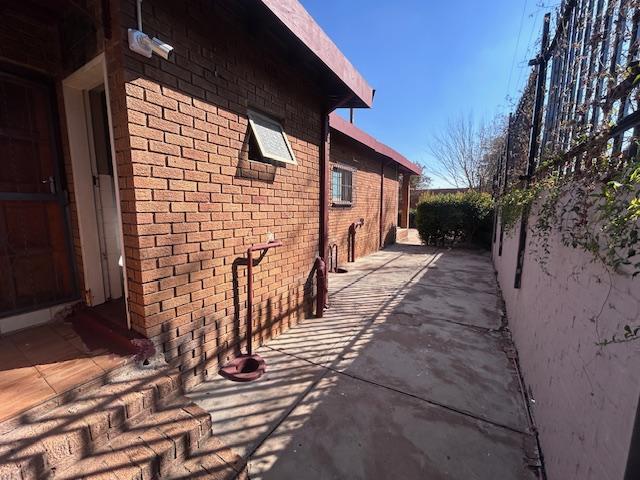 4 Bedroom Property for Sale in Muckleneuk Gauteng
