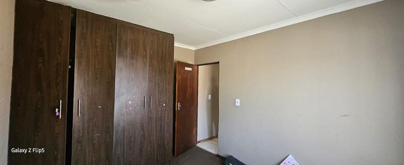 To Let 2 Bedroom Property for Rent in Greenhills Gauteng