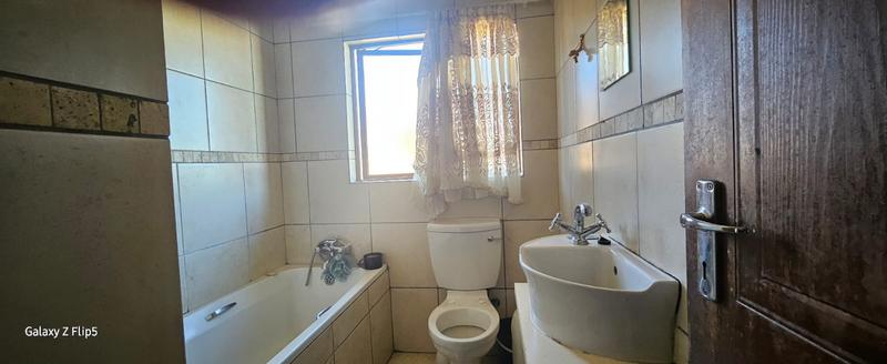 To Let 2 Bedroom Property for Rent in Greenhills Gauteng