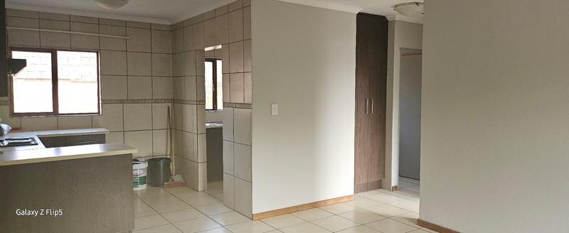 To Let 2 Bedroom Property for Rent in Greenhills Gauteng