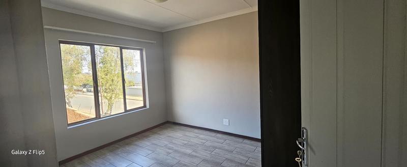 To Let 2 Bedroom Property for Rent in Greenhills Gauteng