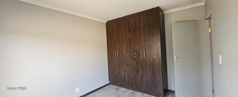To Let 2 Bedroom Property for Rent in Greenhills Gauteng