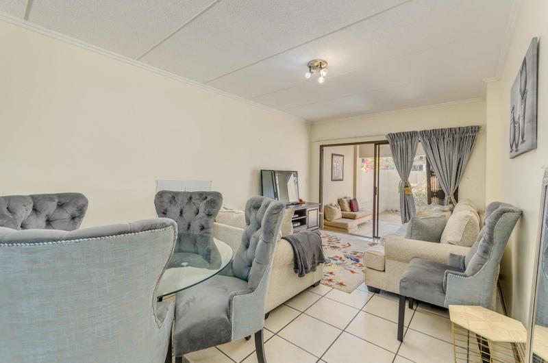 To Let 2 Bedroom Property for Rent in Lonehill Gauteng
