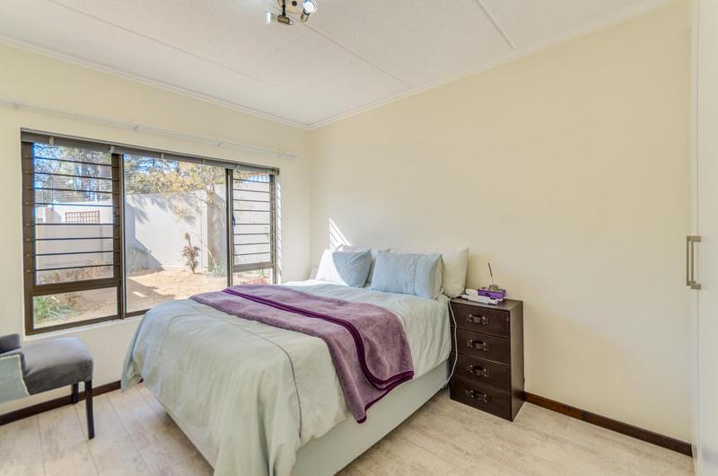 To Let 2 Bedroom Property for Rent in Lonehill Gauteng