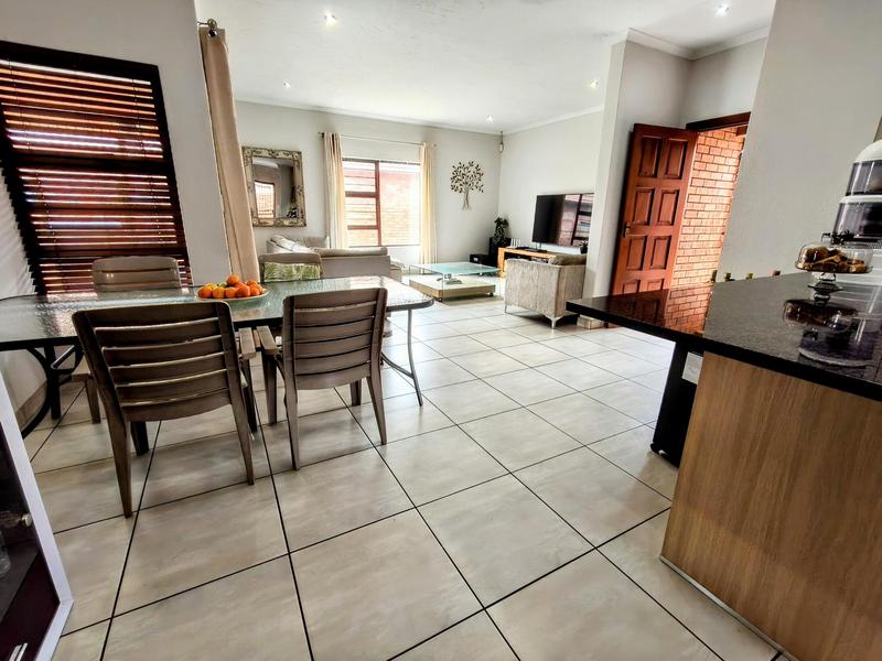 To Let 3 Bedroom Property for Rent in North Riding Gauteng