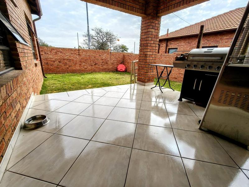 To Let 3 Bedroom Property for Rent in North Riding Gauteng