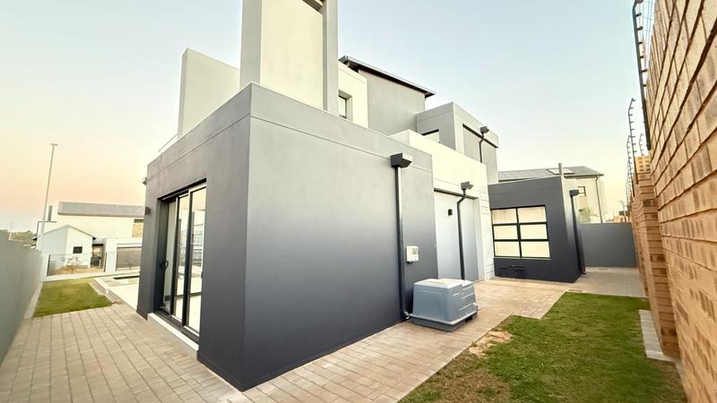 4 Bedroom Property for Sale in Fountainbrook Estate Gauteng