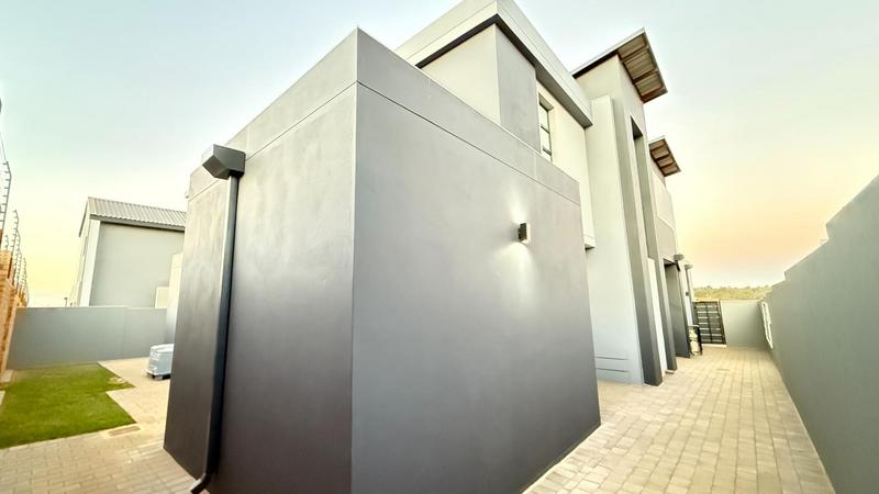 4 Bedroom Property for Sale in Fountainbrook Estate Gauteng