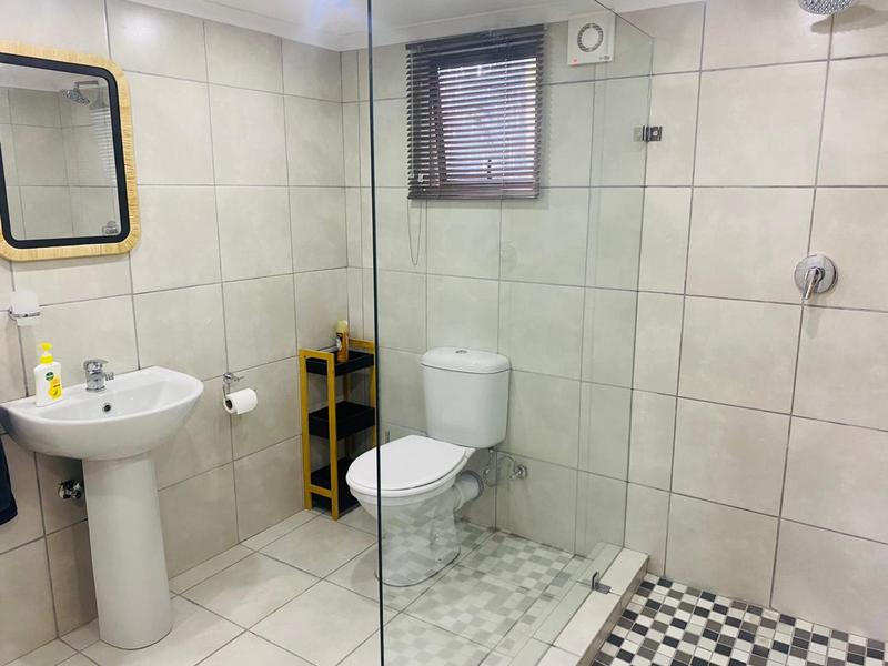To Let 1 Bedroom Property for Rent in Farrarmere Gauteng