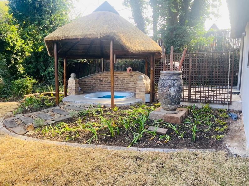 To Let 1 Bedroom Property for Rent in Farrarmere Gauteng