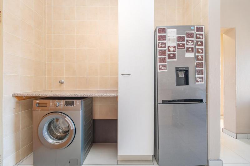 To Let 2 Bedroom Property for Rent in Sugar Bush Estate Gauteng