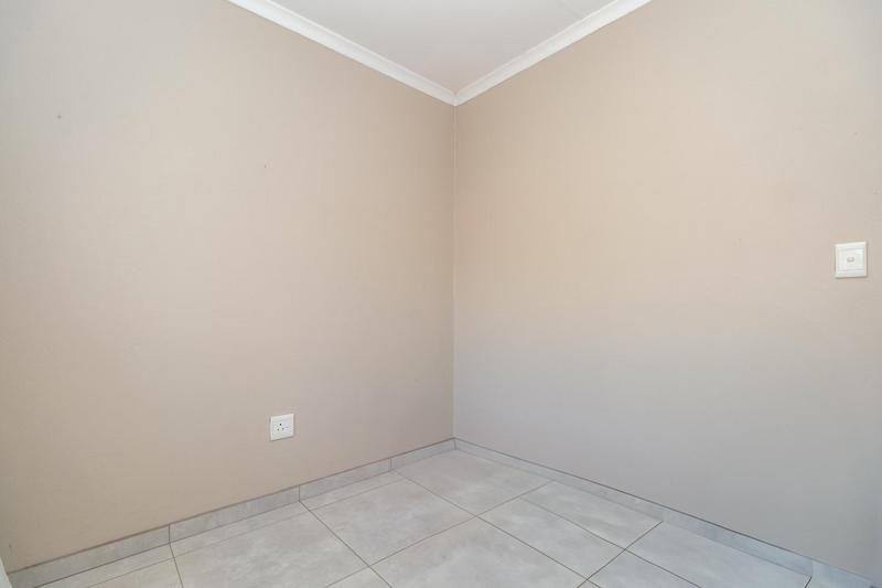 To Let 2 Bedroom Property for Rent in Sugar Bush Estate Gauteng