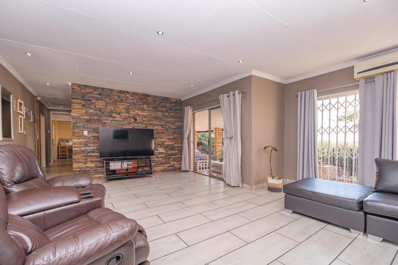 4 Bedroom Property for Sale in Rant En Dal Gauteng
