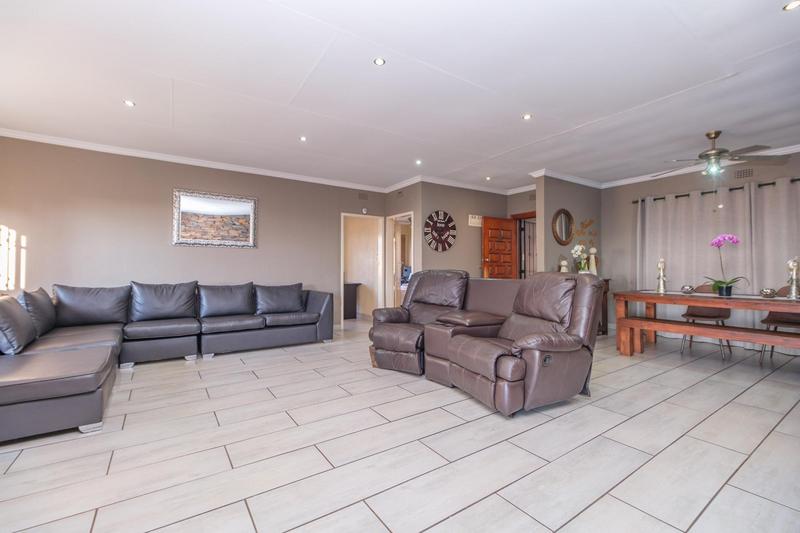 4 Bedroom Property for Sale in Rant En Dal Gauteng