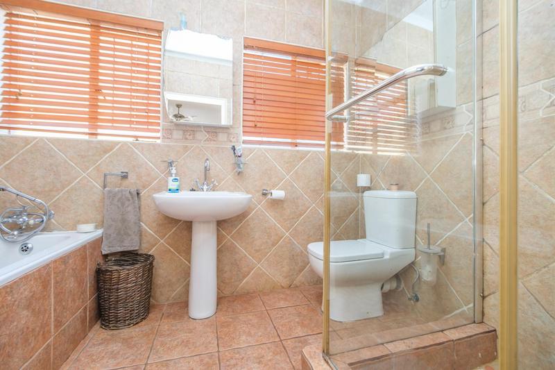 4 Bedroom Property for Sale in Rant En Dal Gauteng