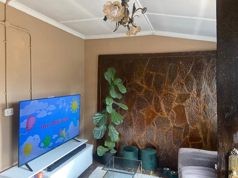 2 Bedroom Property for Sale in Chiawelo Gauteng