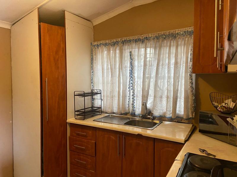 2 Bedroom Property for Sale in Chiawelo Gauteng