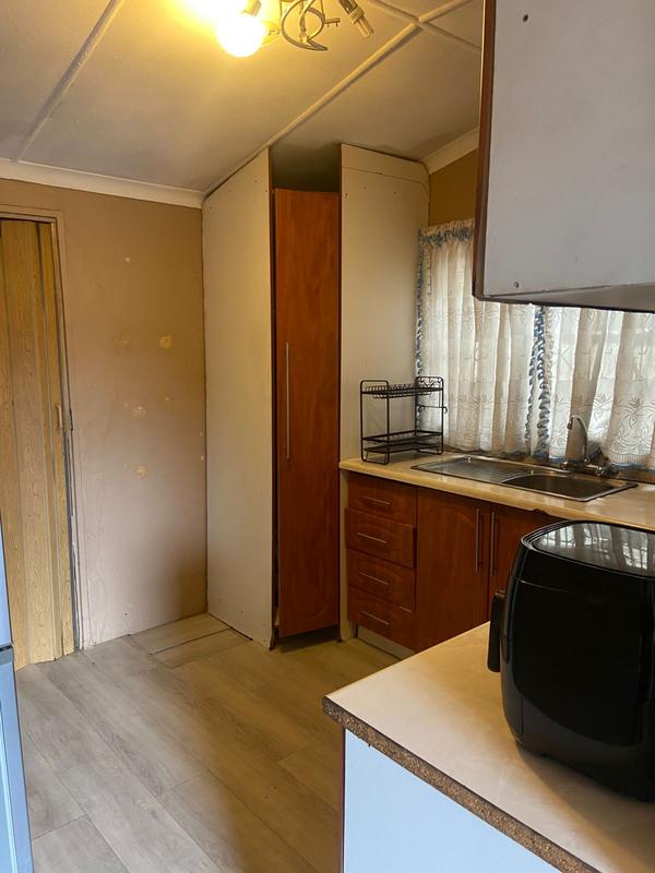 2 Bedroom Property for Sale in Chiawelo Gauteng