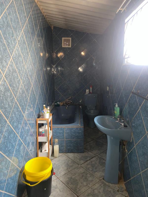 2 Bedroom Property for Sale in Chiawelo Gauteng