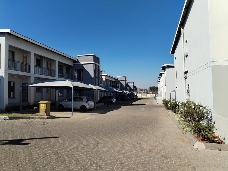 To Let 2 Bedroom Property for Rent in Witpoortjie Gauteng