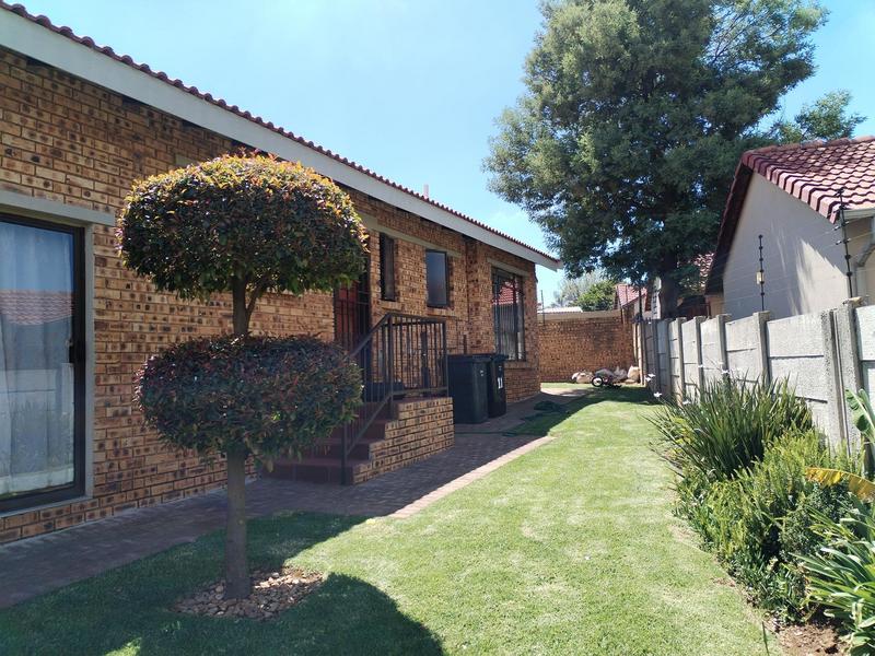 3 Bedroom Property for Sale in Groblerpark Gauteng