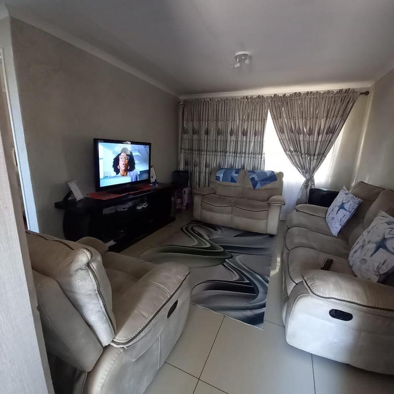 2 Bedroom Property for Sale in Crystal Park Gauteng