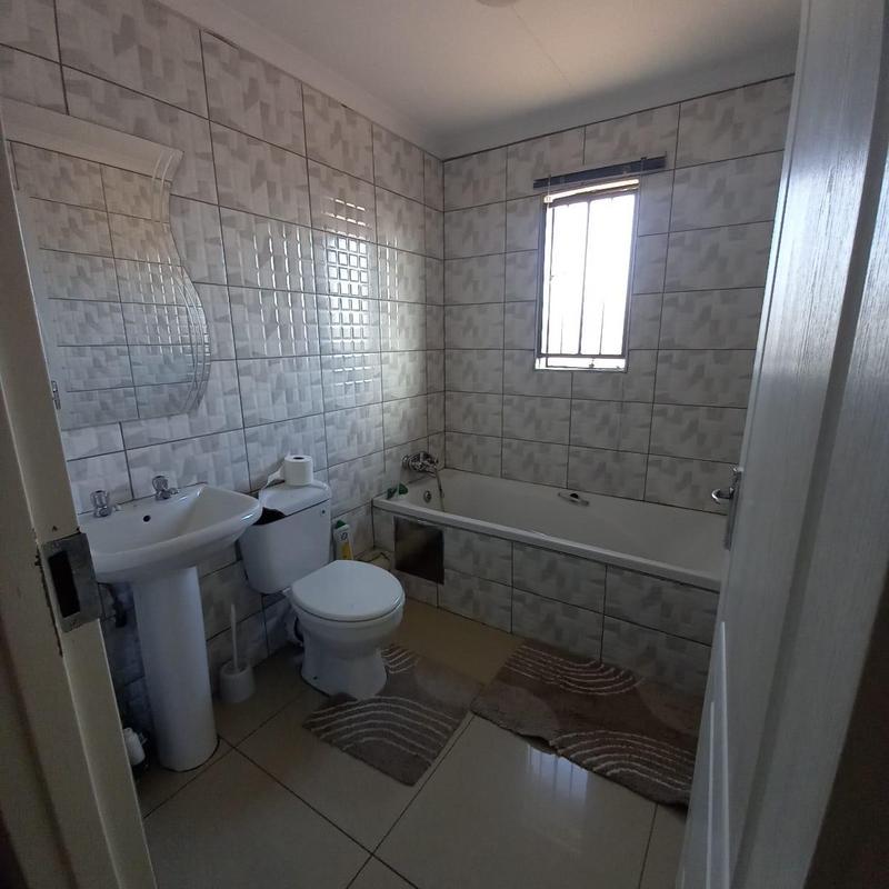 2 Bedroom Property for Sale in Crystal Park Gauteng