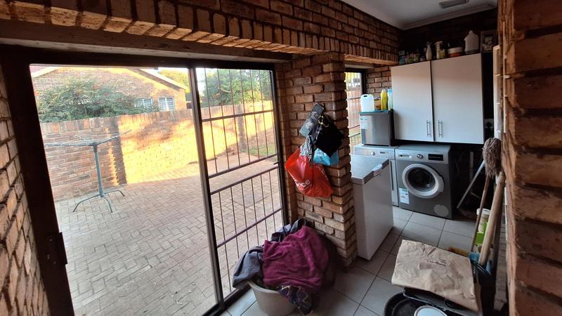 3 Bedroom Property for Sale in Wierda Park Gauteng