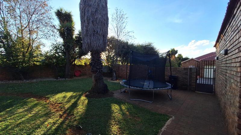 3 Bedroom Property for Sale in Wierda Park Gauteng