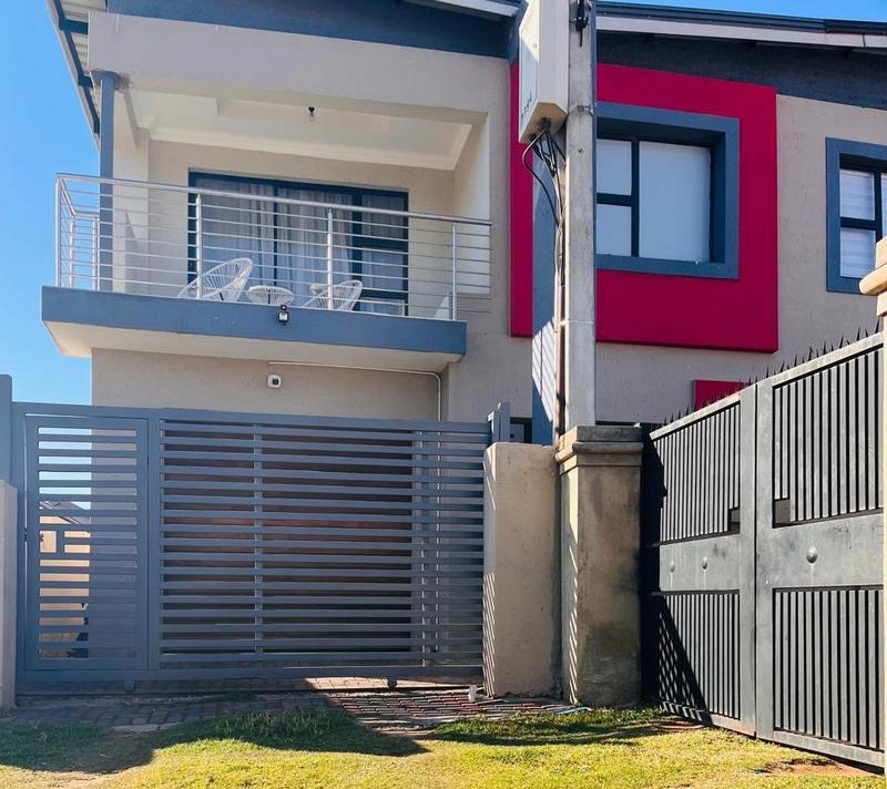 4 Bedroom Property for Sale in Fleurhof Gauteng