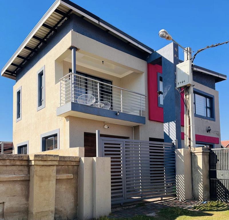 4 Bedroom Property for Sale in Fleurhof Gauteng