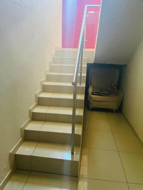 4 Bedroom Property for Sale in Fleurhof Gauteng
