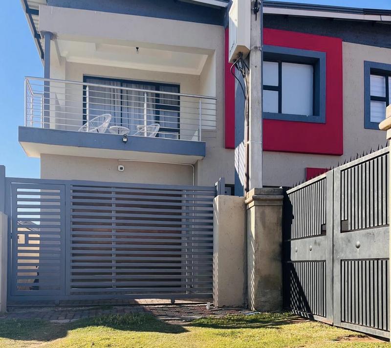 4 Bedroom Property for Sale in Fleurhof Gauteng