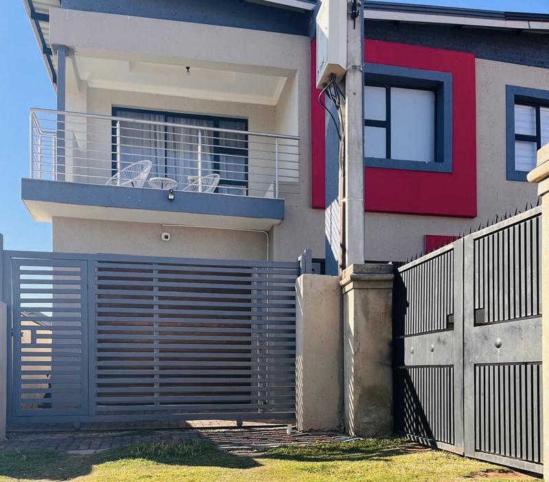 4 Bedroom Property for Sale in Fleurhof Gauteng
